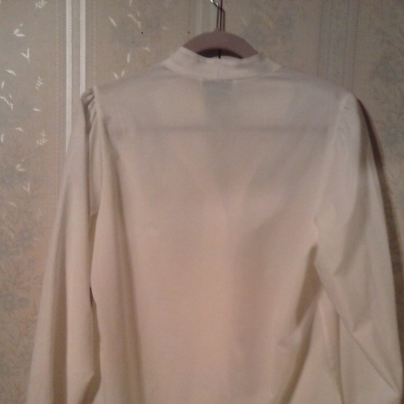 *LADY ARROW MYSTIQUE WHITE SILKY BLOUSE - Picture 5 of 6